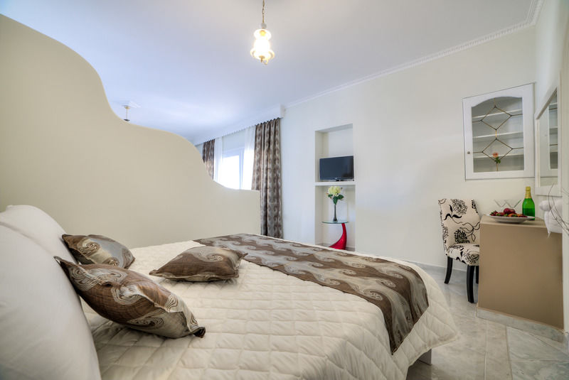 Agios Georgios  Pantheon Hotel מראה חיצוני תמונה