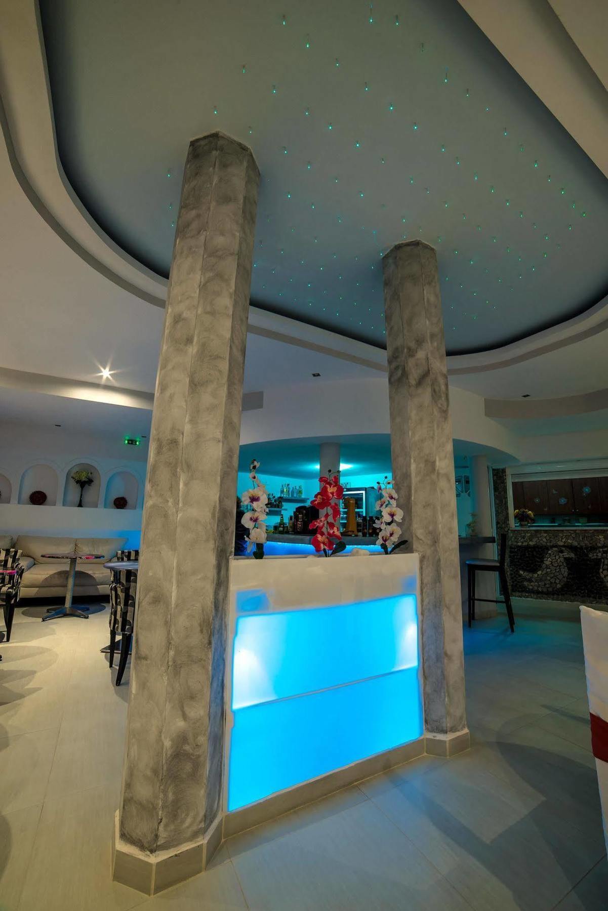 Agios Georgios  Pantheon Hotel מראה חיצוני תמונה