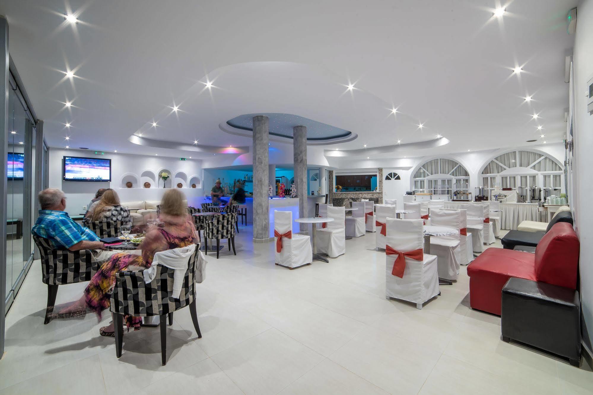 Agios Georgios  Pantheon Hotel מראה חיצוני תמונה