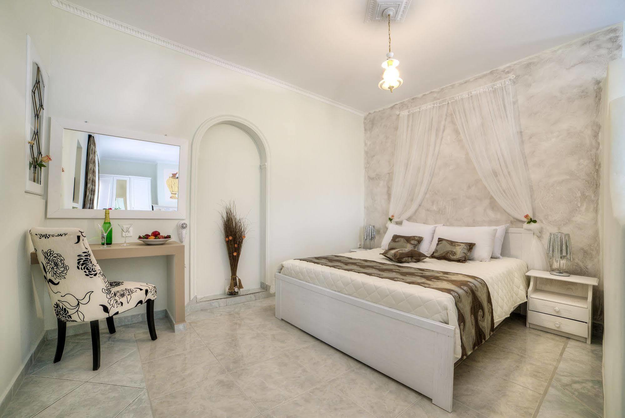 Agios Georgios  Pantheon Hotel מראה חיצוני תמונה