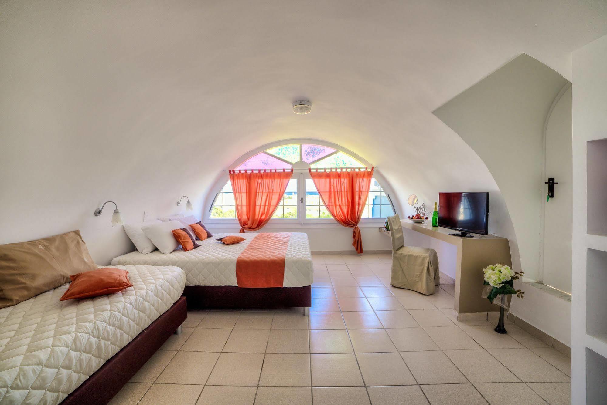Agios Georgios  Pantheon Hotel מראה חיצוני תמונה