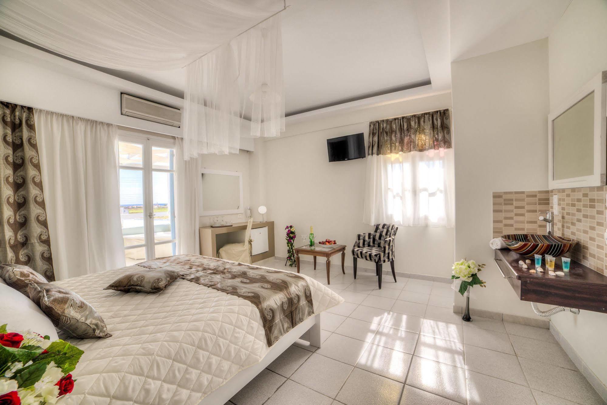 Agios Georgios  Pantheon Hotel מראה חיצוני תמונה