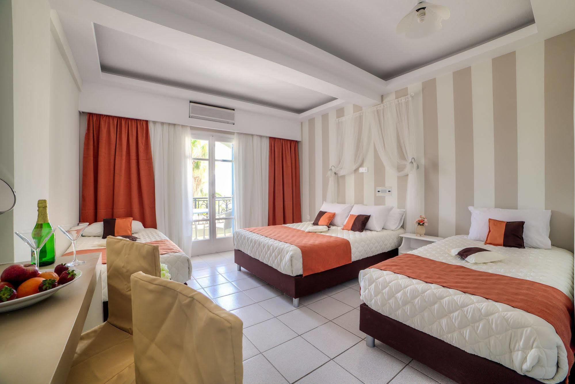 Agios Georgios  Pantheon Hotel מראה חיצוני תמונה
