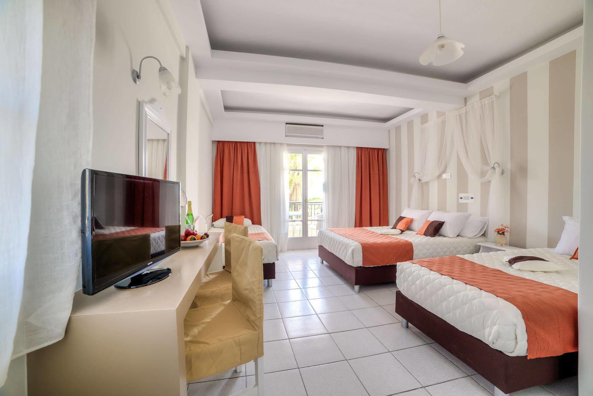 Agios Georgios  Pantheon Hotel מראה חיצוני תמונה