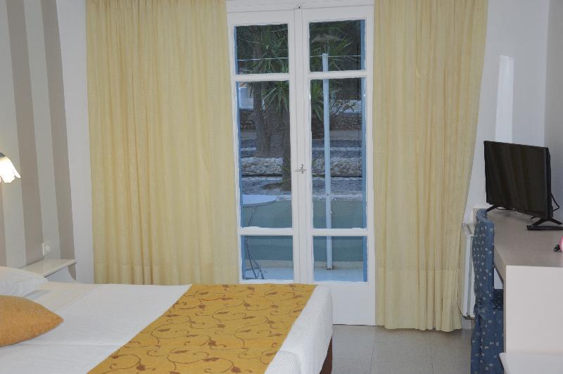 Agios Georgios  Pantheon Hotel מראה חיצוני תמונה
